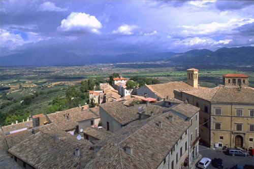 L'Arco Romanico Montefalco Exterior foto